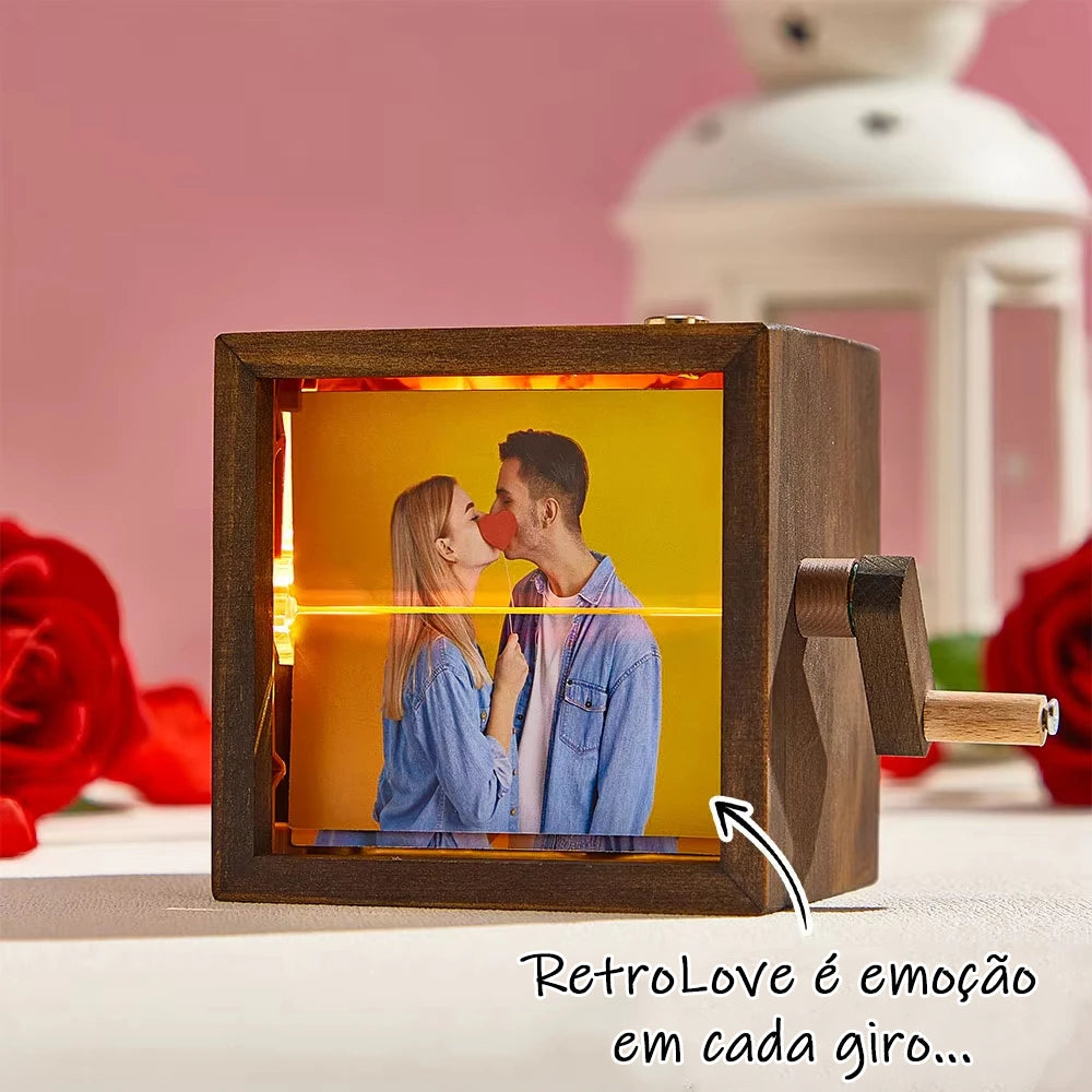 Caixa de Fotos Personalizadas - RetroLove - Caixinha do Amor