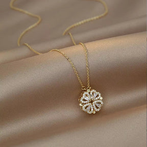 Colar Feminino Trevo Magnético 2 em 1 e Caixa Especial com 6 Rosas